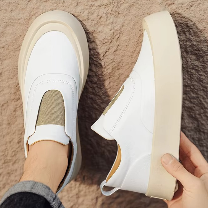 Tênis Casual Slip-On em Couro e Confortável - Kylian