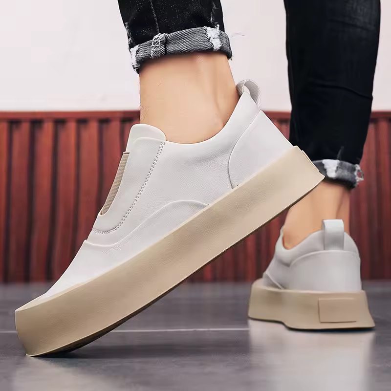 Tênis Casual Slip-On em Couro e Confortável - Kylian