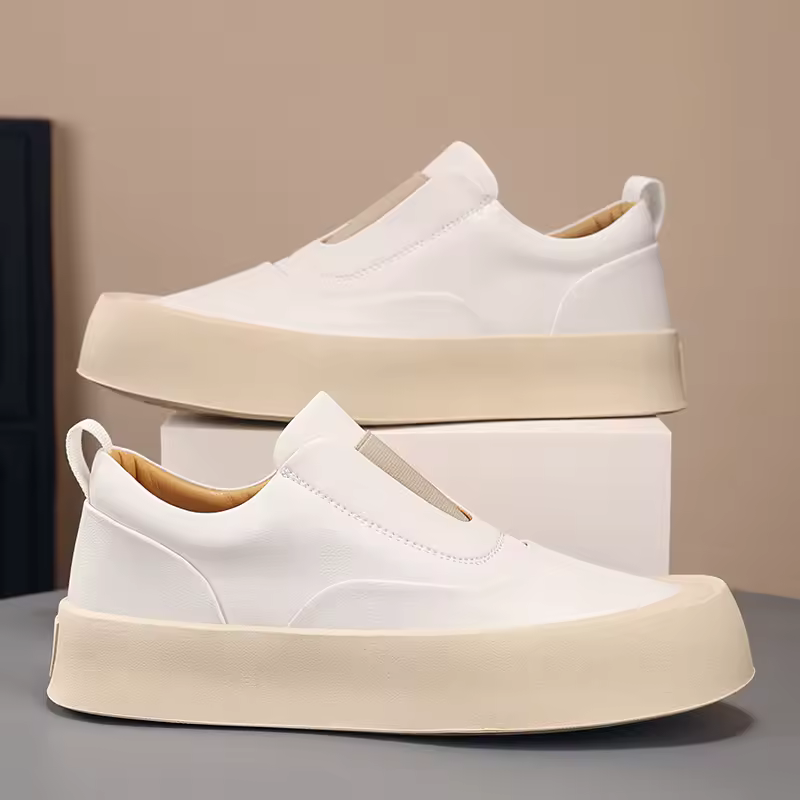 Tênis Casual Slip-On em Couro e Confortável - Kylian