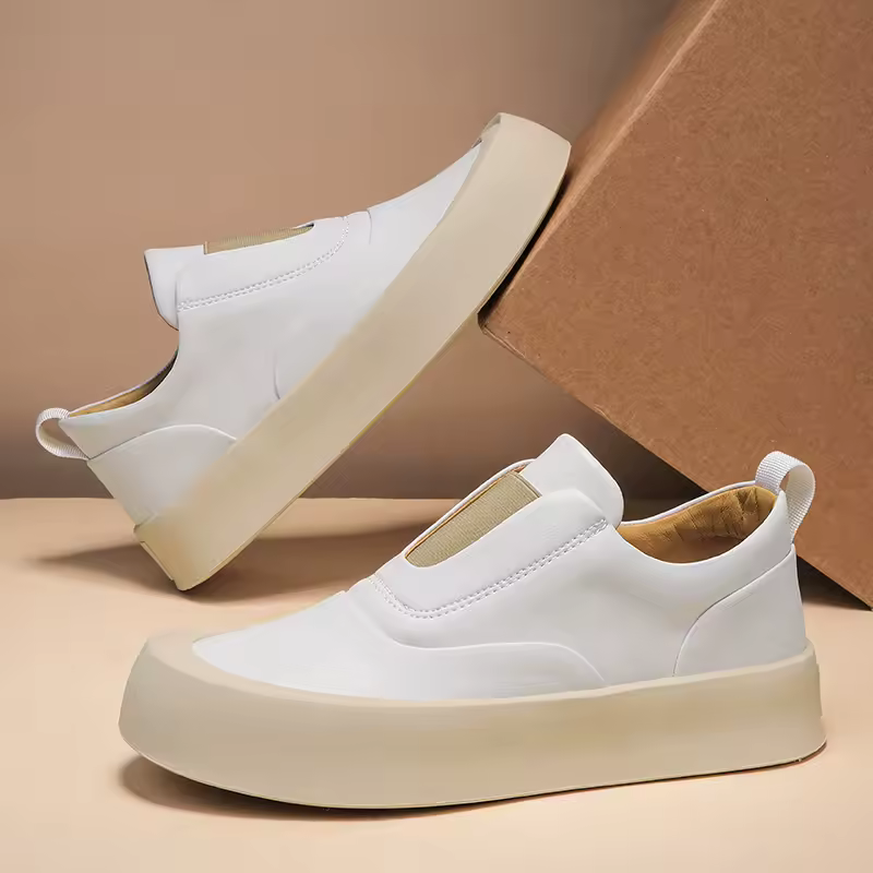 Tênis Casual Slip-On em Couro e Confortável - Kylian