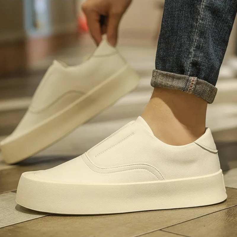 Tênis Masculino Slip-On em Couro Legítimo – Moscou | Outlet
