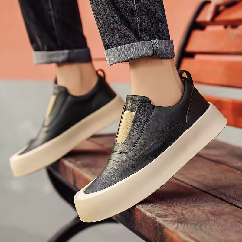 Tênis Casual Slip-On em Couro e Confortável - Kylian