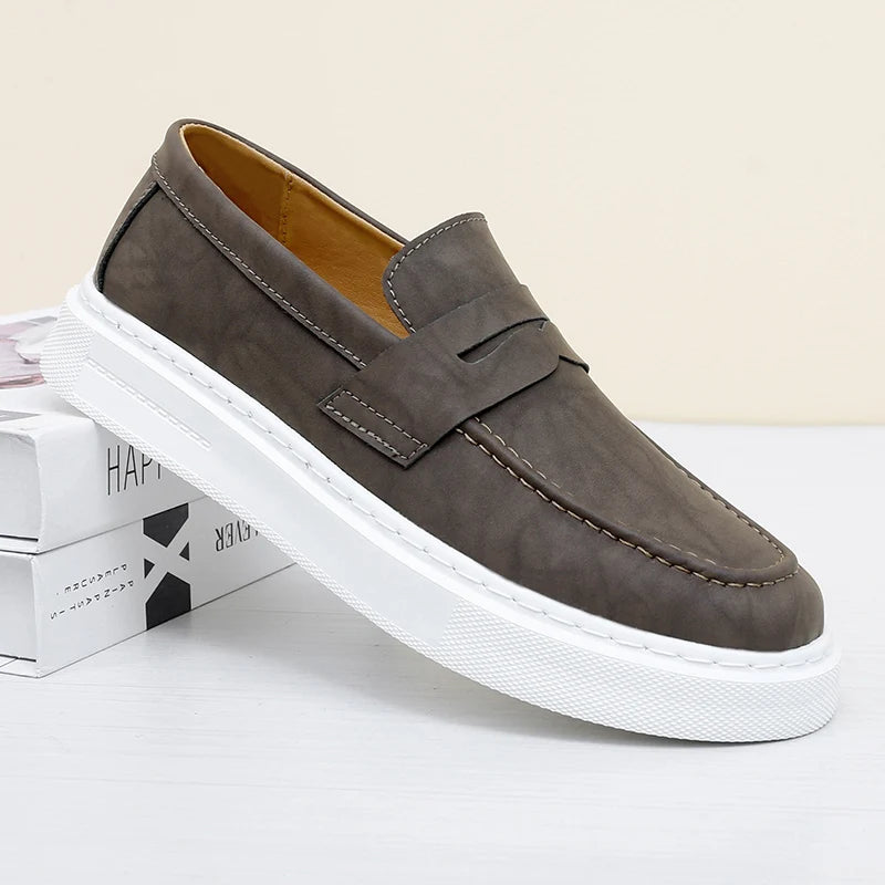 Mocassim Casual Masculino com Solado Leve – Adrian