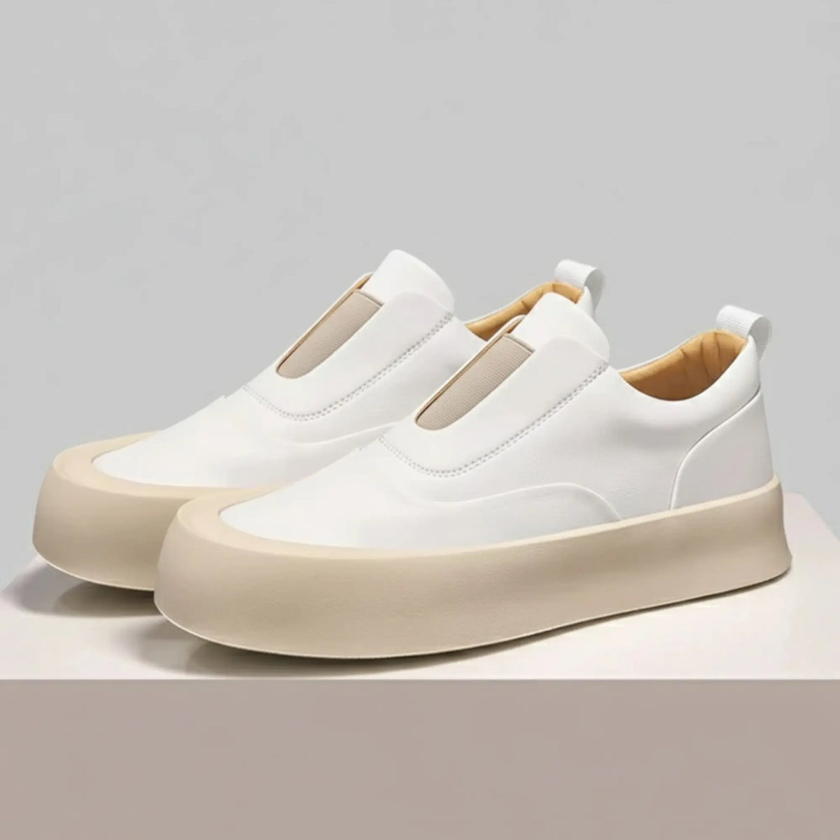 Tênis Casual Slip-On em Couro e Confortável - Kylian