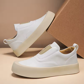 Tênis Casual Slip-On em Couro e Confortável - Kylian